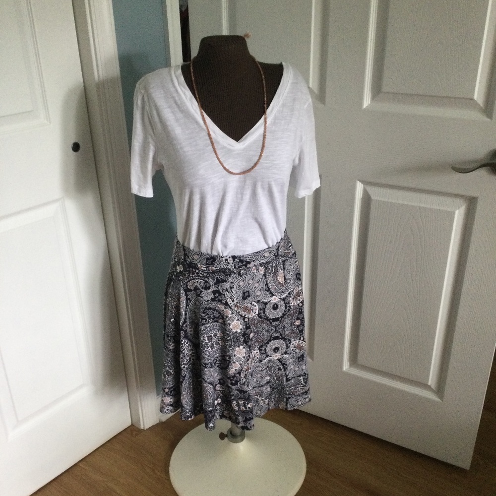 CYNTHIA ROWLEY  casual flared skirt M